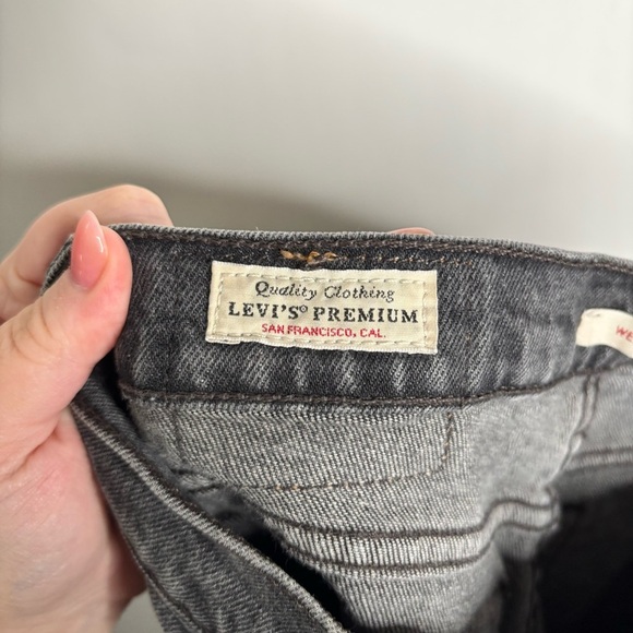 Levi's® Premium WEDGIE STRAIGHT FIT WOMEN'S JEANS size 24 - Picture 9 of 11